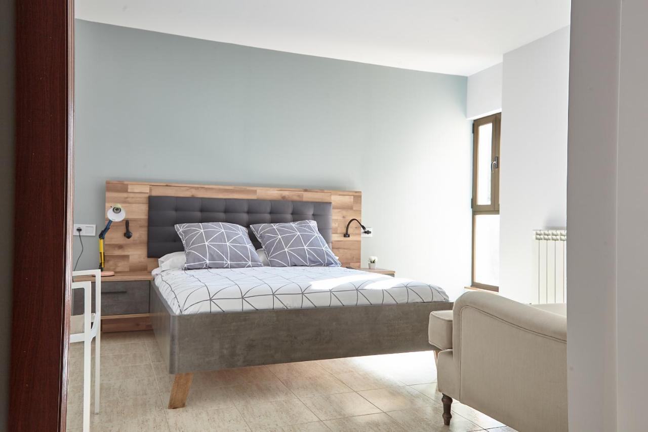 La Pola de Gordon Hostal Fontanan מראה חיצוני תמונה