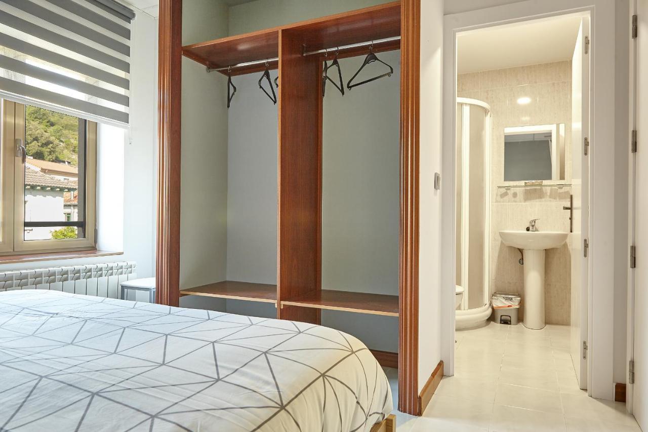 La Pola de Gordon Hostal Fontanan מראה חיצוני תמונה