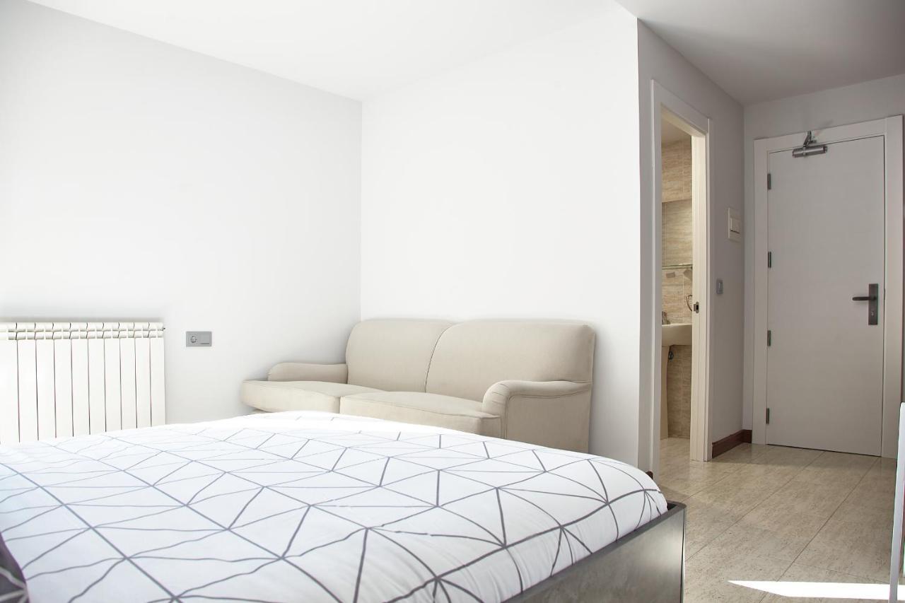 La Pola de Gordon Hostal Fontanan מראה חיצוני תמונה