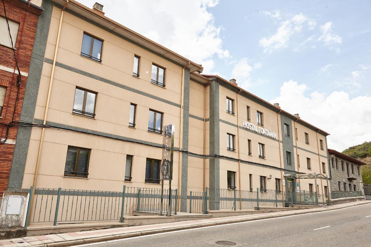 La Pola de Gordon Hostal Fontanan מראה חיצוני תמונה
