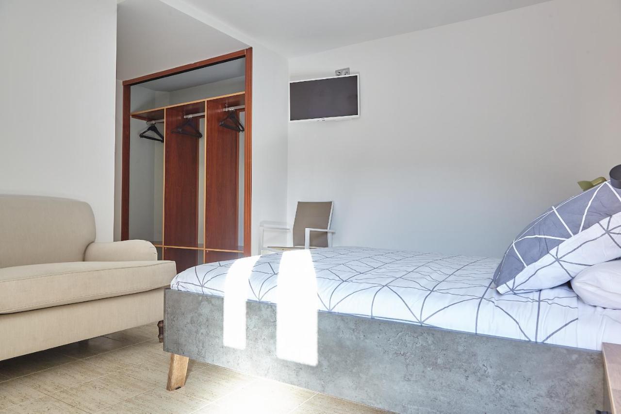 La Pola de Gordon Hostal Fontanan מראה חיצוני תמונה