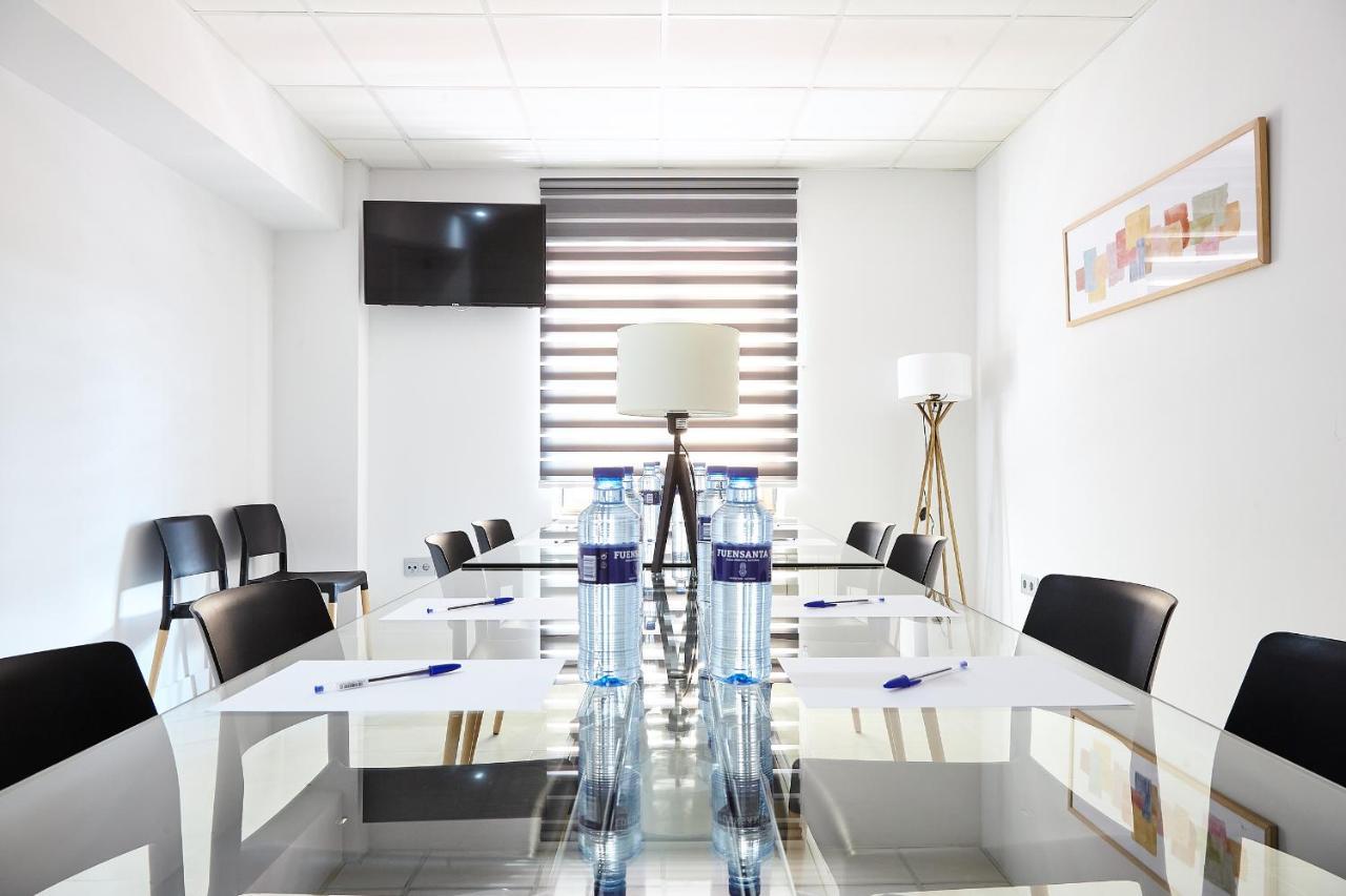 La Pola de Gordon Hostal Fontanan מראה חיצוני תמונה