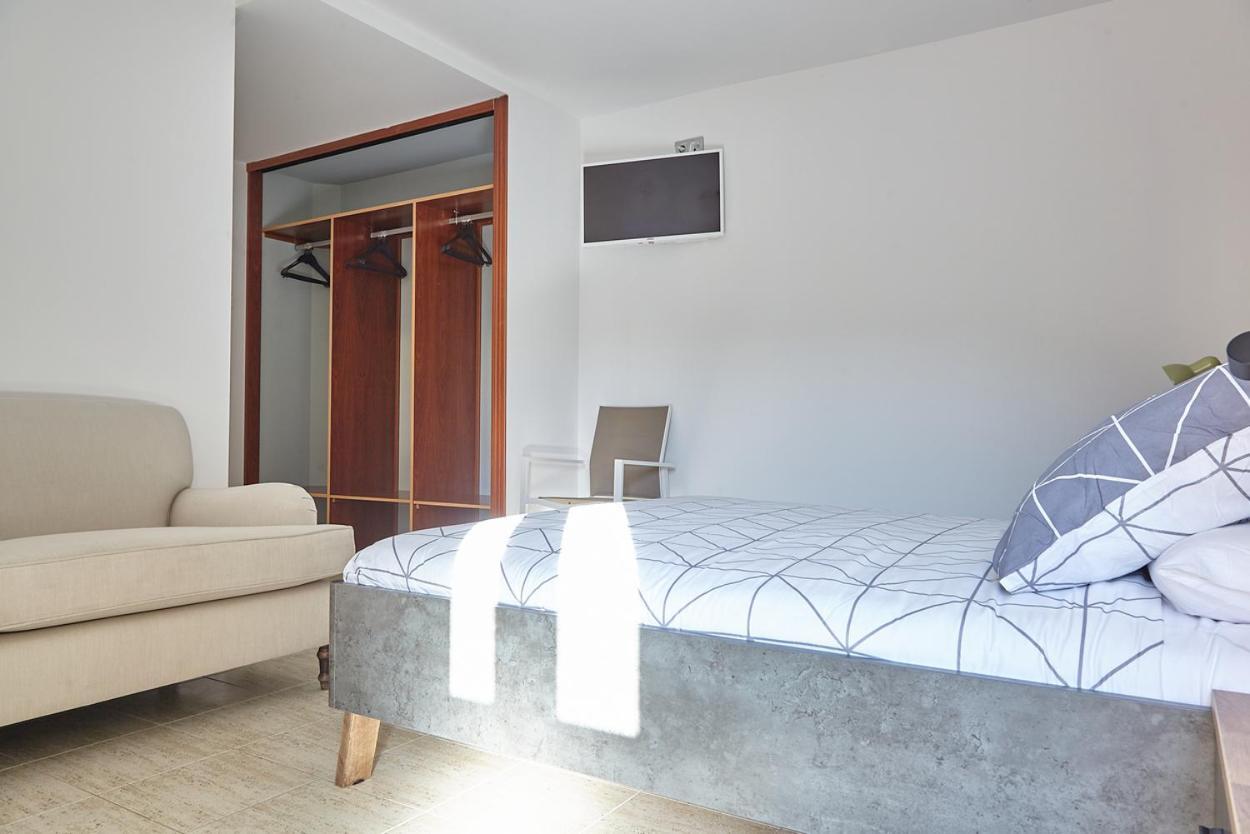 La Pola de Gordon Hostal Fontanan מראה חיצוני תמונה