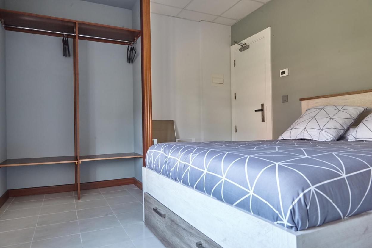 La Pola de Gordon Hostal Fontanan מראה חיצוני תמונה